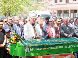 Foseptik çukurunda hayatını kaybeden ikisi kardeş, 4 kişi toprağa verildi