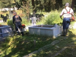 Koçarlı mezarlıklarında bayram temizliği yapıldı