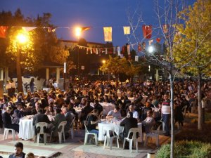 Başkan Böcek, belediye personeli ile iftarda buluştu
