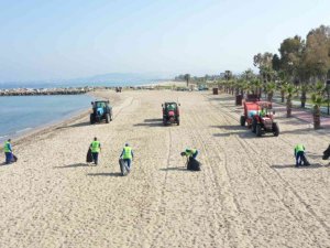 Aydın Büyükşehir Belediyesi sahilleri pırıl pırıl yaptı