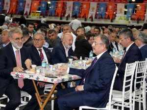 AK Partililer iftarda buluştu