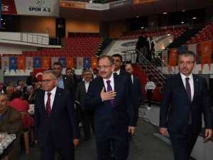 Büyükkılıç, AK Parti Kayseri İl Başkanlığı teşkilat iftarında partililerle bayramlaştı