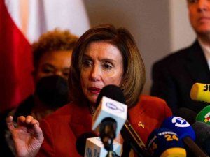 ABD Temsilciler Meclisi Başkanı Pelosi: “Ukrayna’yı desteklemek için daha fazla ne yapabileceğimizi görüşmek için buradayız”