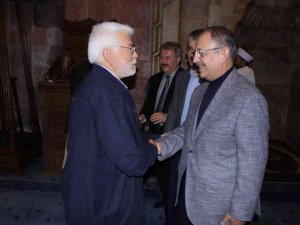 Özhaseki vatandaşlarla bayramlaştı