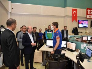 Başkan Pekyatırmacı bayram mesaisindeki personelle buluştu