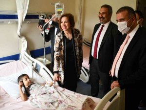 Söke’de hastalar, hasta yakınları, yaşlılar ve görevi başındakiler unutulmadı