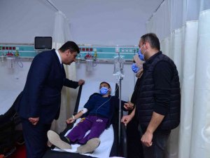 Başkan Oğuz’dan bayramda hasta vatandaşlara moral ziyareti