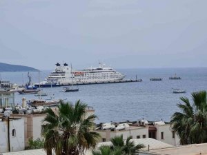 Sezonun dördüncü gemisi Bodrum’a geldi