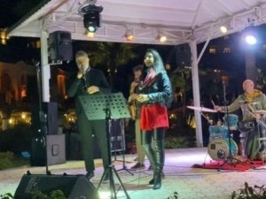 Sianji’de bayramın ikinci günü Pınar Seli sahne aldı