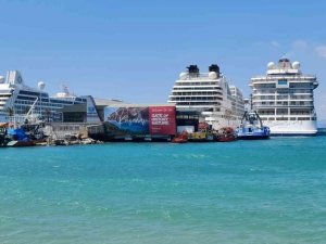 Kuşadası’nda kruvaziyer bayramı