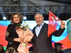 Ünlü sanatçı Azerin’den unutulmaz konser