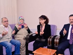 Aydın protokolü, Bayramı şehit aileleri ve gazilerle kutladı