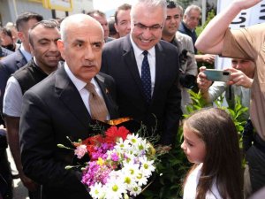 Tarım ve Orman Bakanı Kirişci: “Çiçek ihracatından 121 milyon dolar gelir elde ettik”