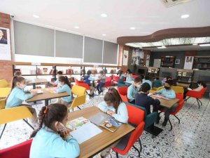 Efeler’de 6’ncı Kitap Kafe açılıyor