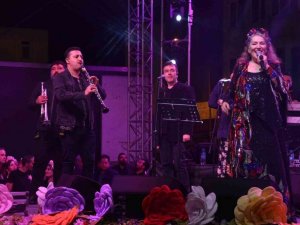 Suzan Kardeş Keşan’da sahne aldı