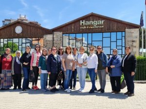 Güzelbahçe’li Kadın Muhtar ve Muhtar eşlerine Anneler Gününe özel gezi