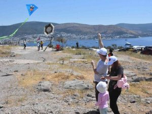 Bodrum’da renkli uçurtma festivali