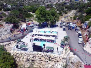 Esenli Meydanı törenle hizmete açıldı