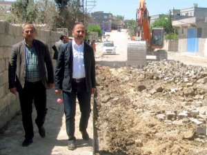 Araban caddelerine asfalt dökülüyor