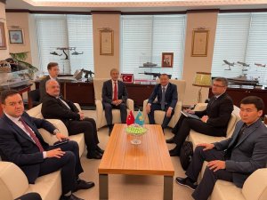 SSB Başkanı Demir, Kazakistan Sanayi ve Altyapı Geliştirme Bakanı Kaiyrbek Uskenbayev’i ağırladı