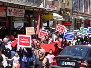 Engelli çocuklardan farkındalık yürüyüşü