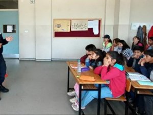 Jandarma ekiplerinden öğrencilere trafik eğitimi