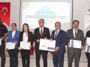 Üniversite bünyesindeki 9 binaya erişilebilirlik belgesi verildi
