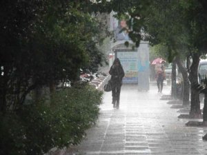 Aydınlılar yağmura hazırlıksız yakalandı