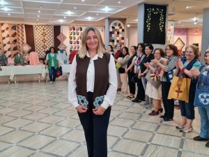 Nazillili kursiyerler diktiler, sergilediler, defilede de giyerek tanıttılar