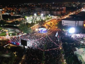 Manisalı gençler Oğuzhan Koç konseri ile coştu