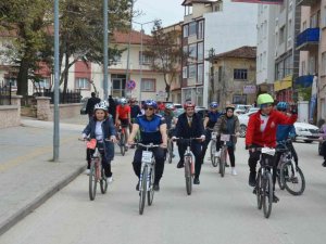 Bilecik’te pedallara bisikletli ulaşımı artırmak ve temiz çevre için basıldı