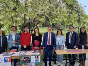 Simülasyon etkinliğinde engelli arkadaşlarıyla empati kurdular