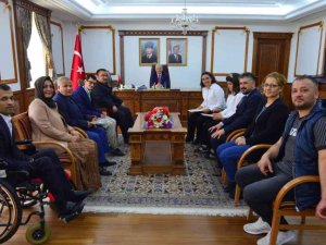 Vali Akın, "Engelli vatandaşları yaşam standartlarını yükseltmeliyiz"