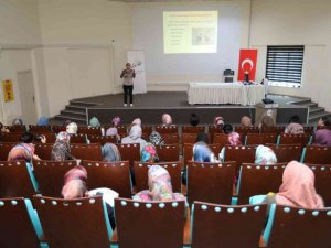 ‘Gönülden Gönüle Dost Sohbetleri’nde evlilik süreci anlatıldı