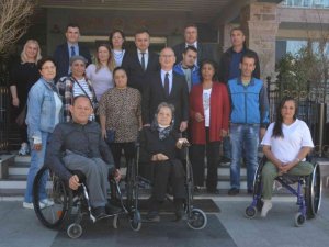 Ayvalık’ta Kaymakam Yaman’dan engellilere kahvaltılı jest