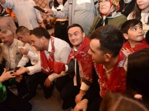 Engelli gençlere asker kınası yakıldı