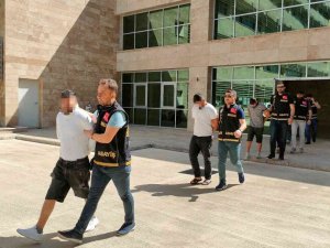 Pişkin hırsızdan gazetecilere: "Çek çek Antalya yakışıklı görsün"