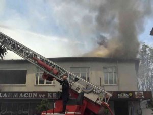 Bursa’da korkutan yangında alevler her yerden göründü