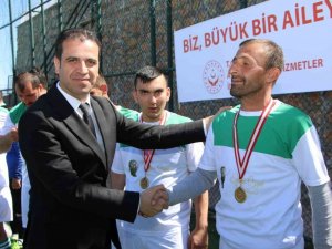 Elazığ’da engellilerin dostluk maçı renkli görüntüler oluşturdu