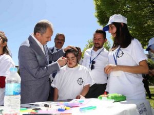 Engelsiz yaşam merkezinde bahar şenliği