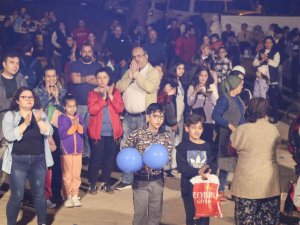 Karacasulular, Büyükşehir’in bahar konseriyle doyasıya eğlendi