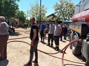 Kırklareli’nde çıkan yangın ambarı küle çevirdi