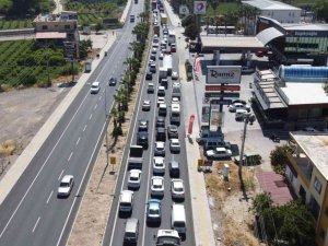 Kaza sonrası 2 kilometre kuyruk oluştu