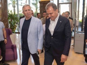 CHP’li büyükşehir belediye başkanları Mersin’de buluştu