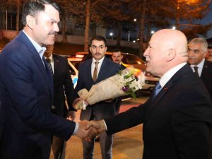 Bakan Kurum Büyükşehir’i ziyaret etti