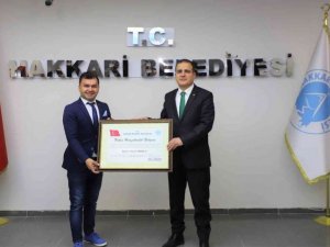 “By Sempatik” Hakkarililerden fahri hemşehrilik belgesi aldı