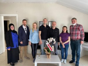 Yılmaz Eczacıları unutmadı