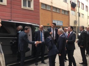 Şehit infaz koruma memurunun ailesine taziye ziyareti