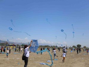 Büyükşehir’in Uçurtma Şenliği’nde çocuklar doyasıya eğlendi
