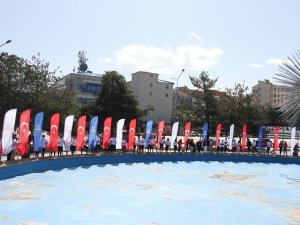 Gençlik Haftası etkinlikleri çelenk sunumu ile başladı